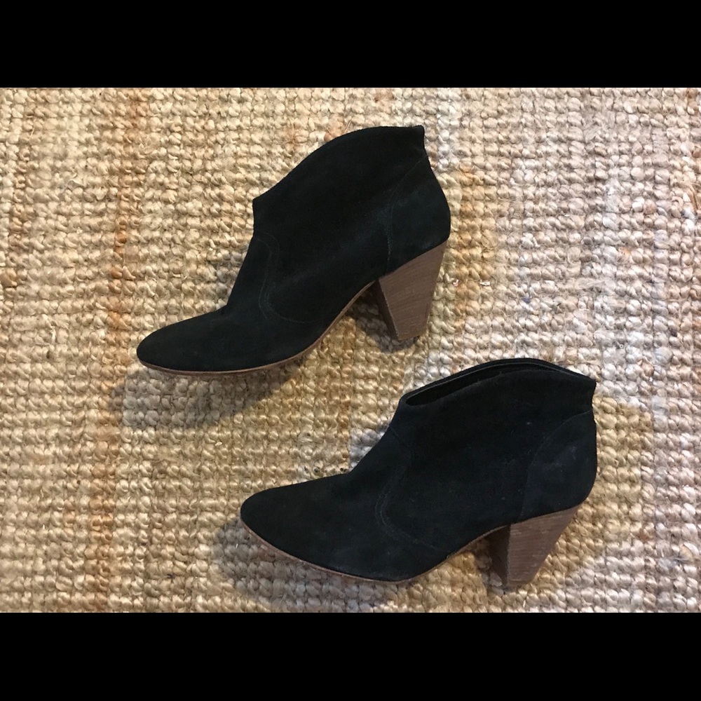 Steve Madden, Pembrook booties - hardly worn!